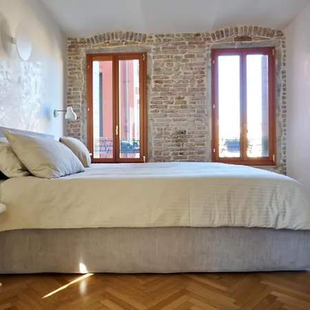 La Grancevola Is A Gorgeous With Balcony Venezia